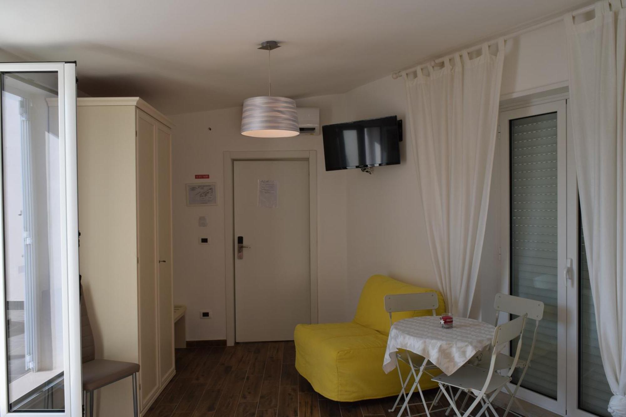 Domus Al Corso Con Servizio B&B Canosa di Puglia Extérieur photo